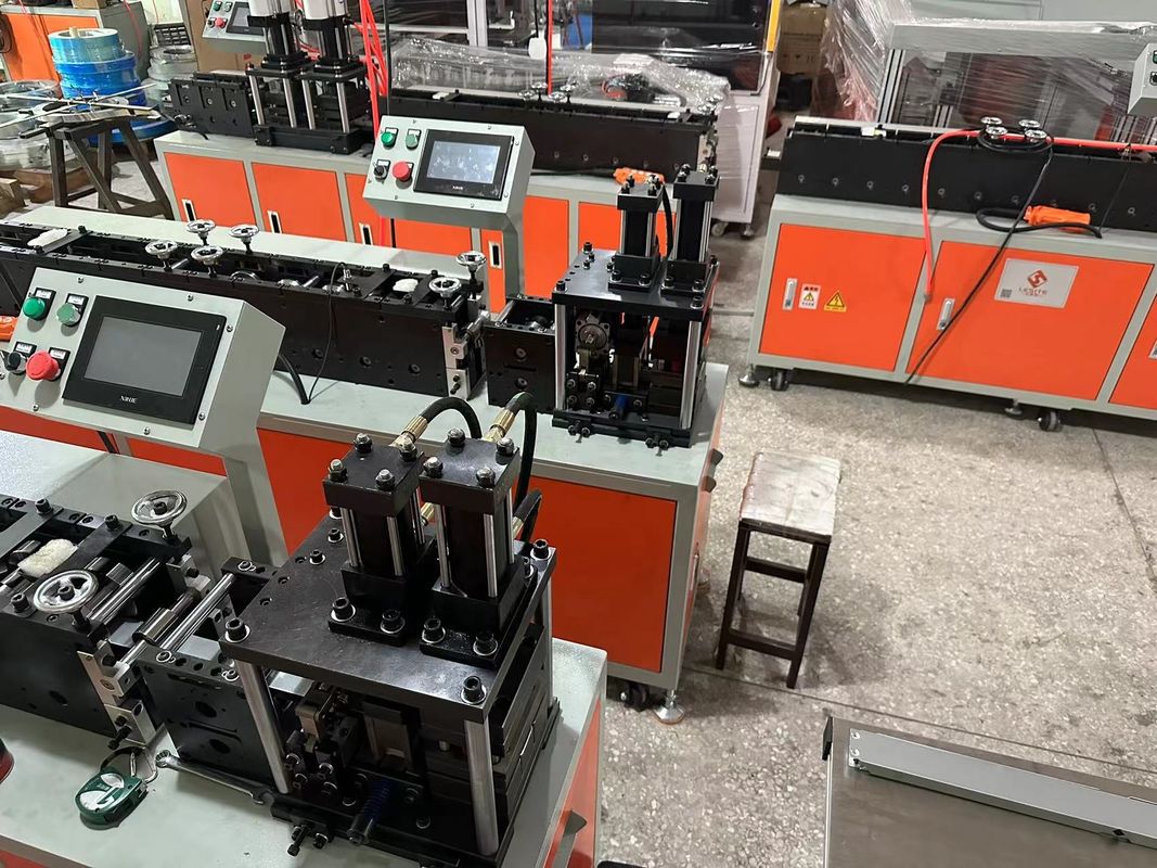 Maßgeschneiderte Omron-Kontrollluftfilterrahmenherstellende Maschine mit verstellbarem Luftdruck